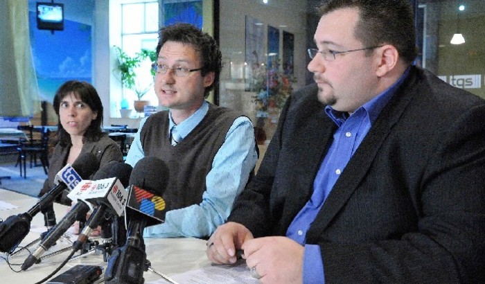 72PH003888-03 Annick Desjardins conseillère SCFP, Eric Lévesque et Luc Bessette