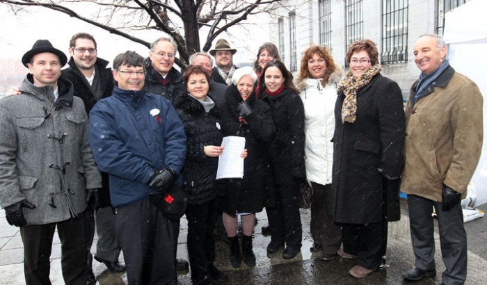 2011-03-21_signature_Vision_petition_blancs Élus de Vision Montréal et du SCFP 429