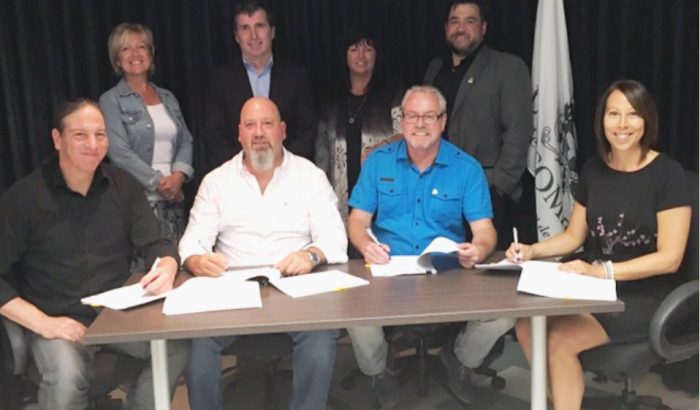 Capture L’Assomption Signature d’une convention collective à L’Assomption