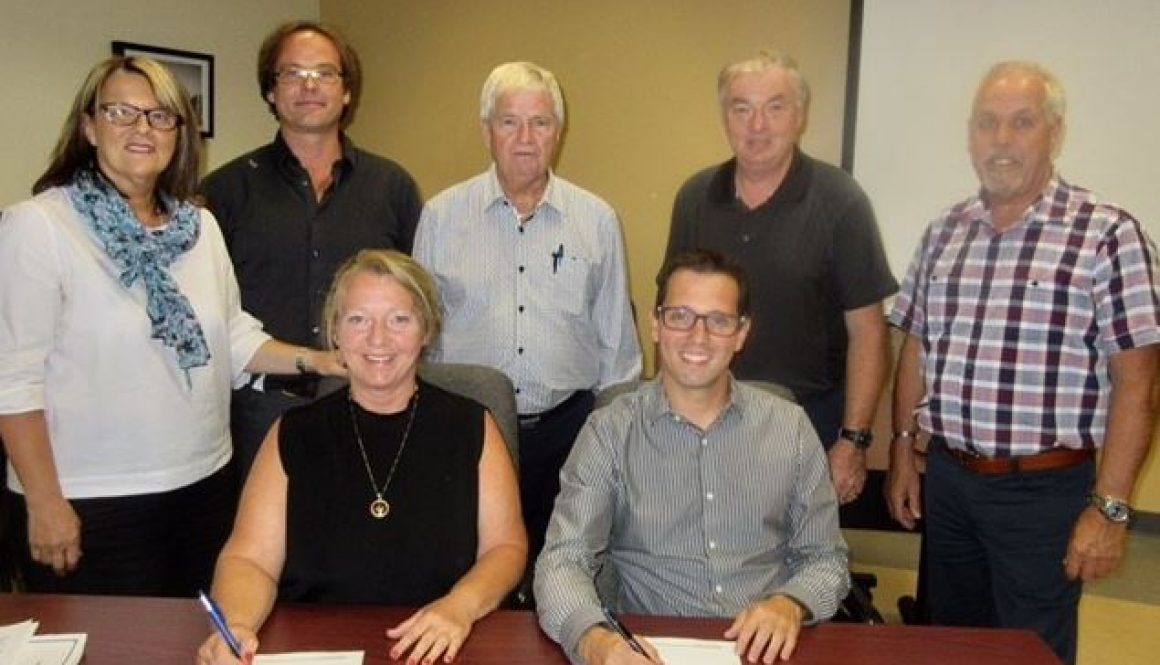 Signature de la nouvelle convention collective à la MRC des Chenaux Nouvelle convention collective de cinq ans à la MRC des Chenaux