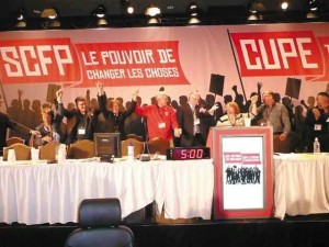 Le congrÃ¨s du SCFP-Ontario acclamant les lockoutÃ©s du Journal de QuÃ©bec