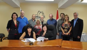 cÃ©rÃ©monie  officielle de signature de la nouvelle convention collective de RiviÃ¨re-Rouge