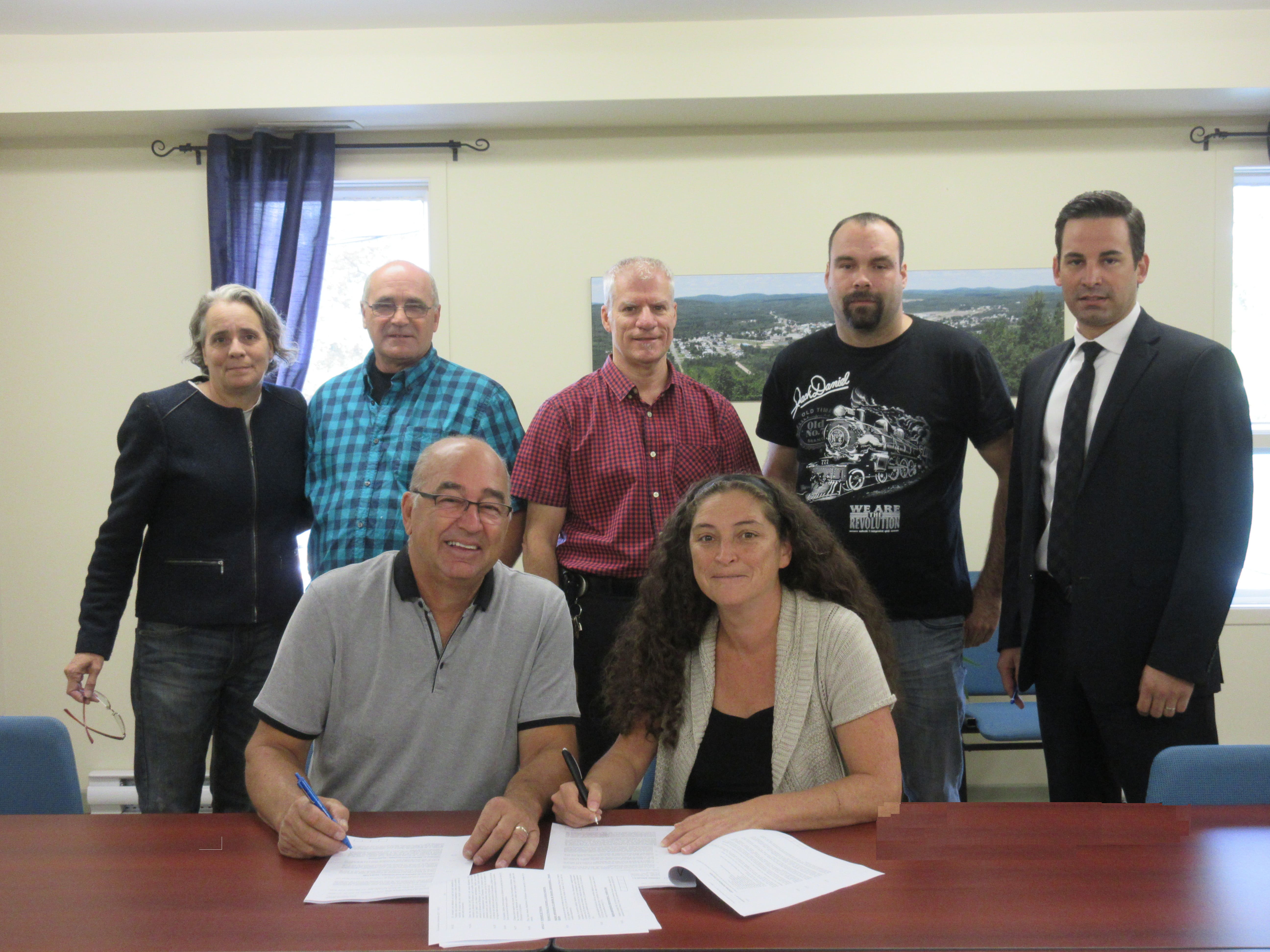 Première convention collective pour les employés municipaux de Saint