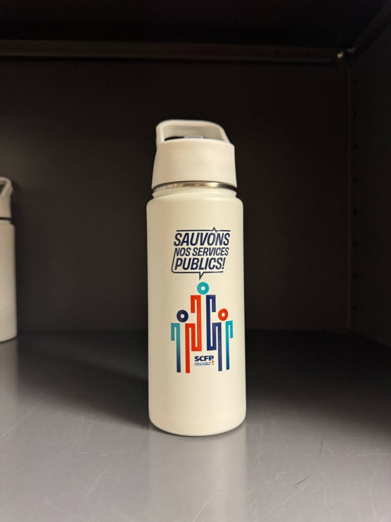 Bouteille thermos "Sauvons nos services publics!"